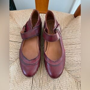 PICOLINOS NWOT Women's Burgundy Leather Mary Jane Shoes